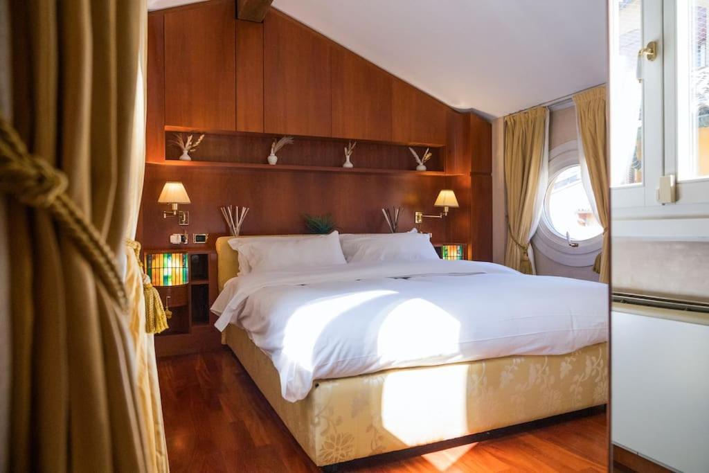 Carbonesi Luxury - Centro Storico Lejlighed Bologna Eksteriør billede